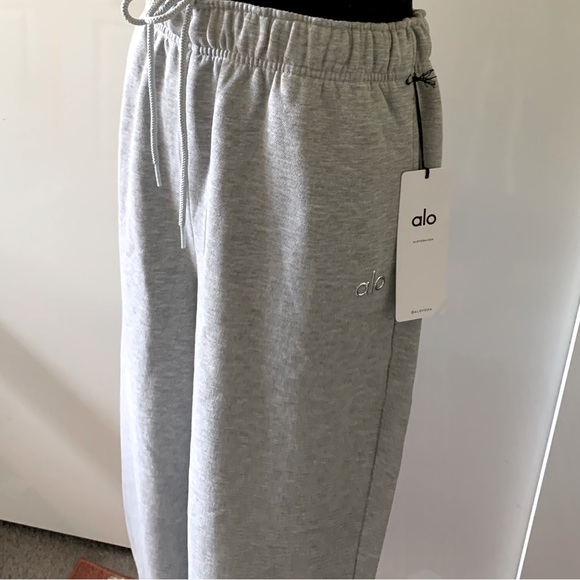 Alo Yoga Accolade Sweatpants jogger, chromed Alo logo (original piece - Picture 15 of 17